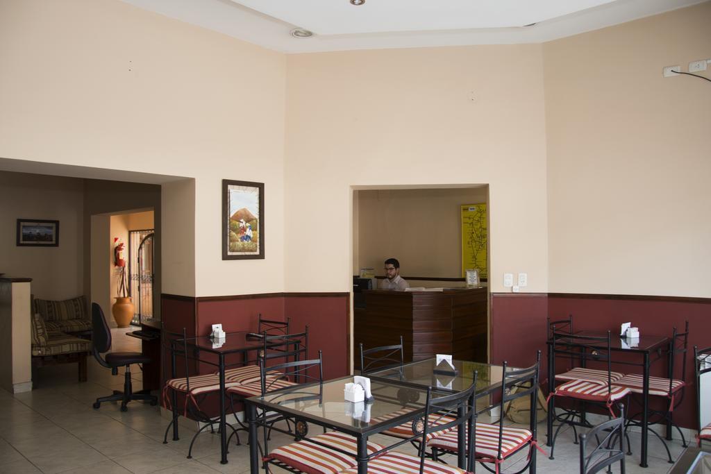 Hotel San Francisco Салта Екстериор снимка