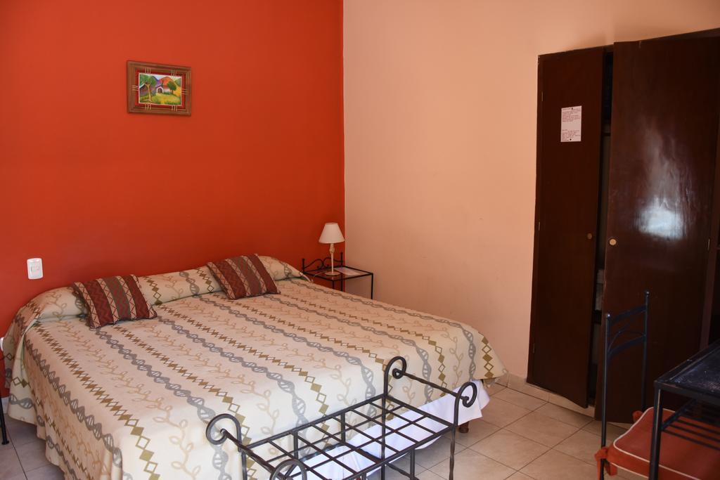 Hotel San Francisco Салта Екстериор снимка