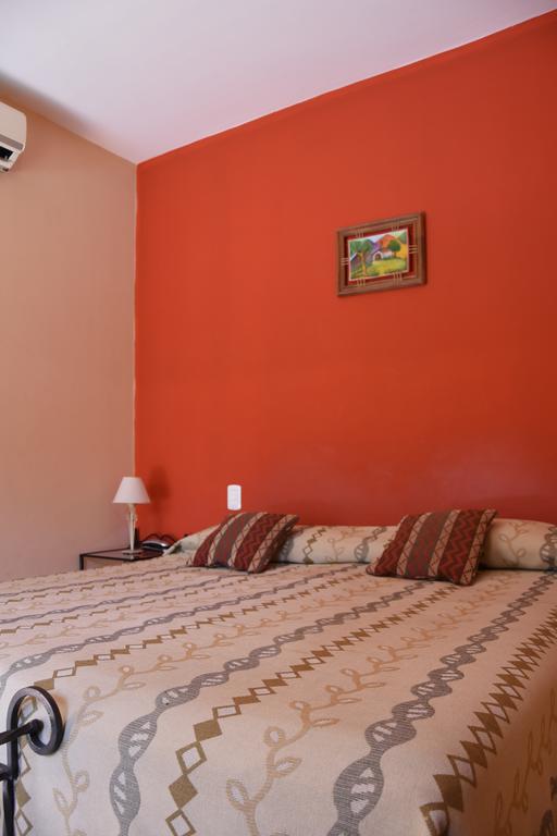 Hotel San Francisco Салта Екстериор снимка