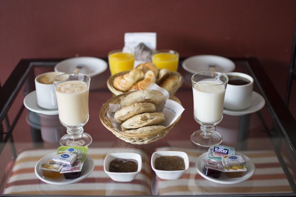 Hotel San Francisco Салта Екстериор снимка